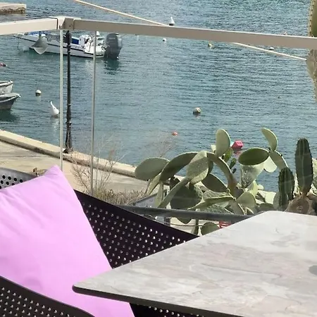 New Seafront Studio-st Julian's Apartman *